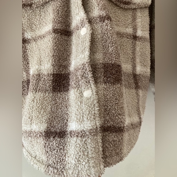 Shacket - Picture 6 of 14